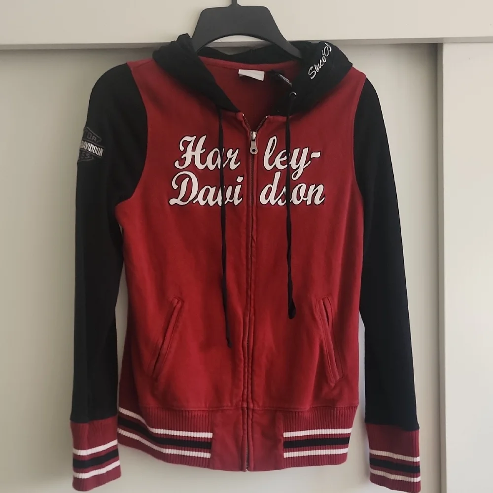 Harley-Davidson Women’s Small Red Black Zip Hoodie Jacket Vintage Biker Y2K - Picture 2 of 9